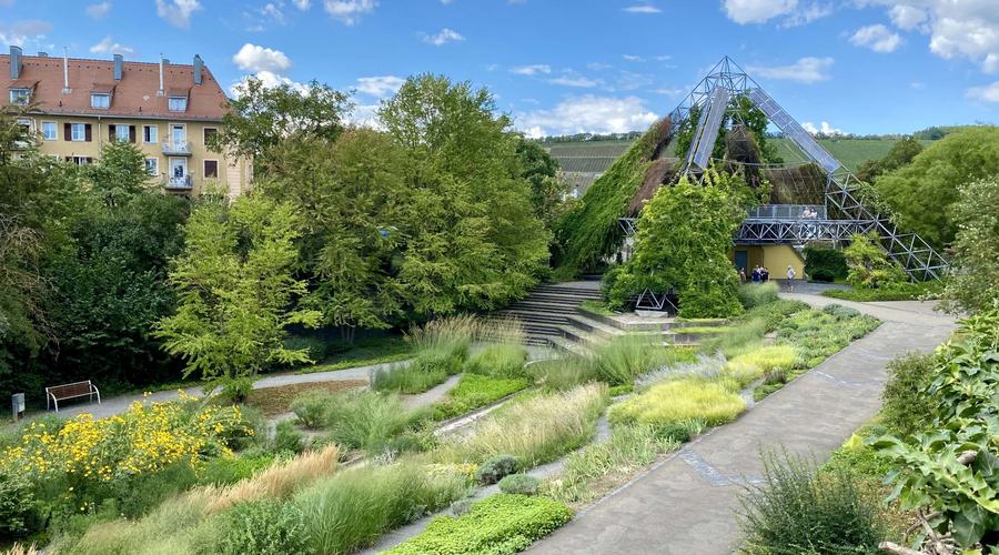 landesgartenschaupark_zellerau_eingangspyramide