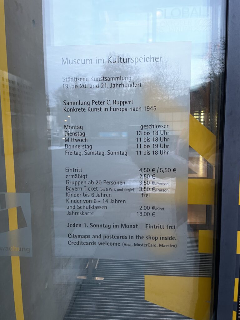 Kulturspeicher Infotafel Würzburg. Museum im Kulturspeicher