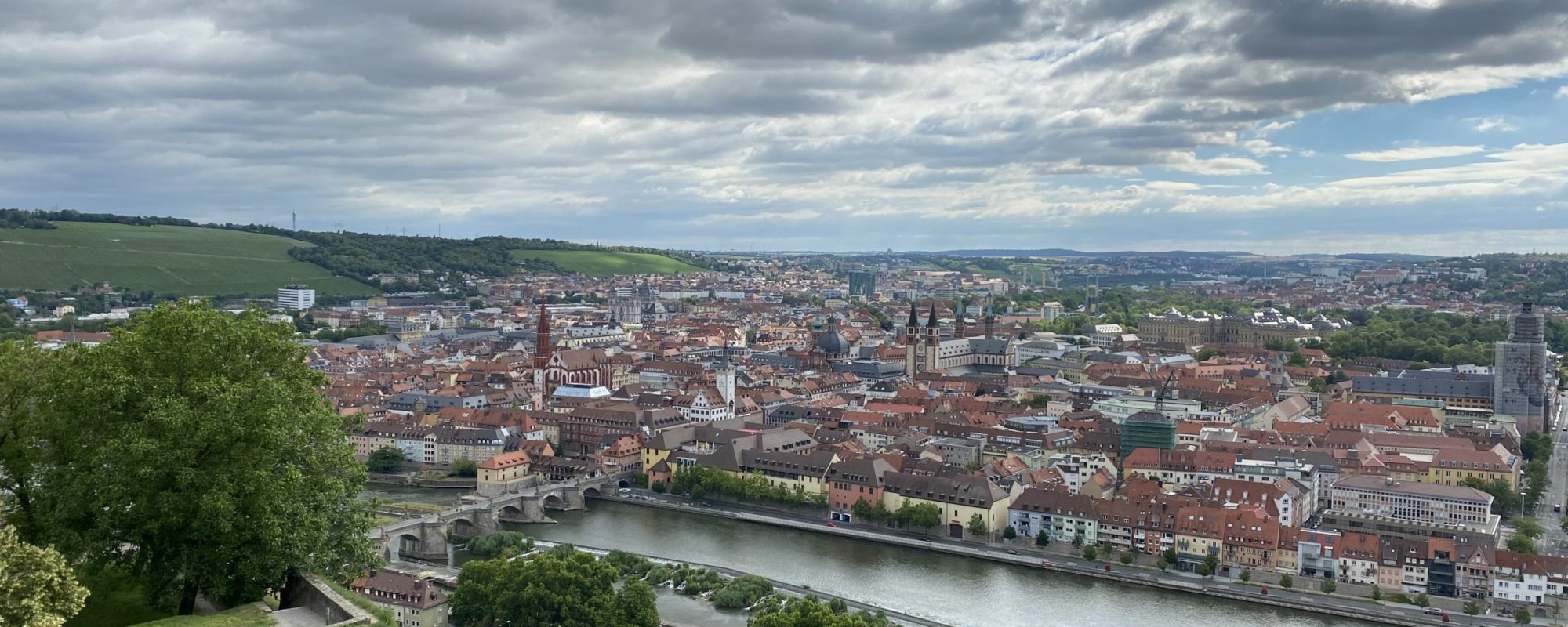 Aussicht vom Festungsberg auf die Stadt Würzburg